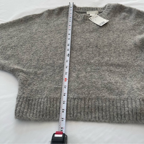 NWT H & M oversized grey bat wing sweater size XS - Picture 6 of 8